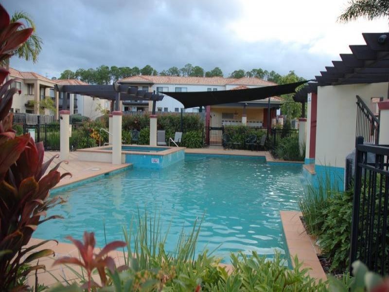 33/302 Christine Avenue, Varsity Lakes QLD 4227