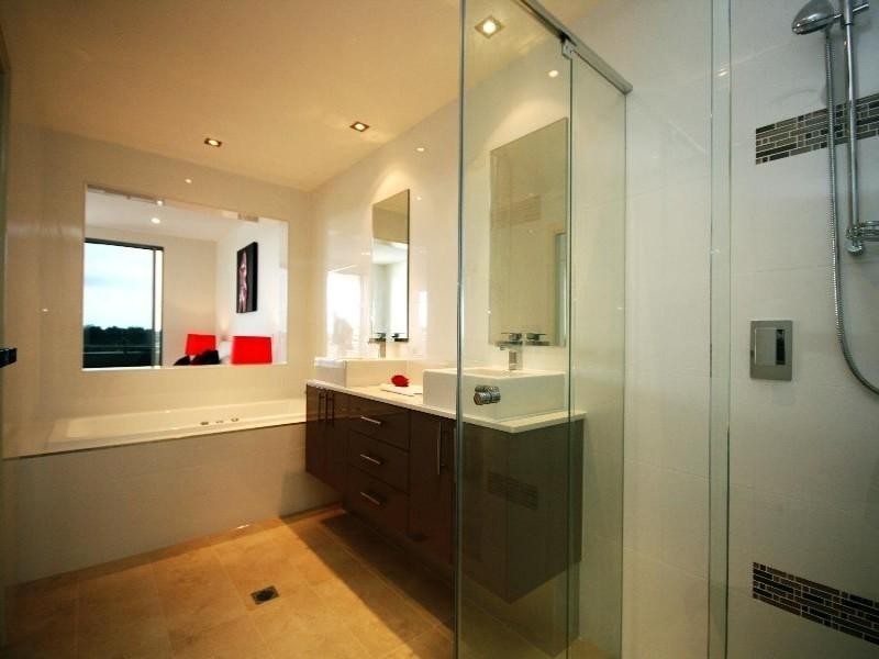 Carrara QLD 4211