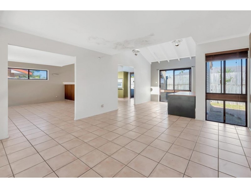 4 June Court, Miami QLD 4220