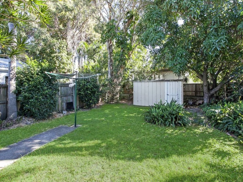 35 Twenty Fourth Avenue, Palm Beach QLD 4221