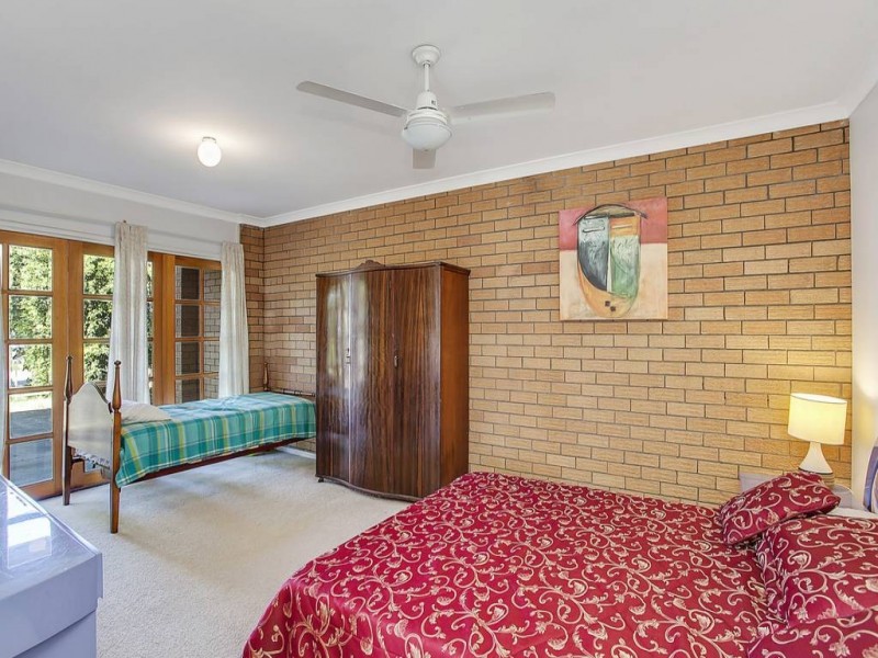 35 Twenty Fourth Avenue, Palm Beach QLD 4221