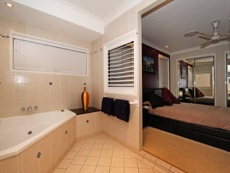20 Twelfth Ave, Palm Beach QLD 4221