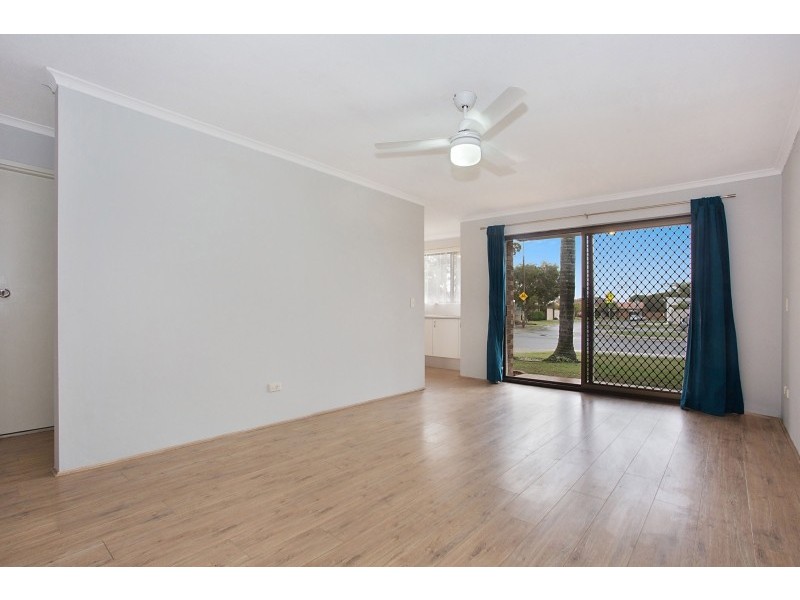 2/56 Oceanic Drive, Mermaid Waters QLD 4218