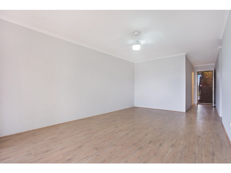 2/56 Oceanic Drive, Mermaid Waters QLD 4218