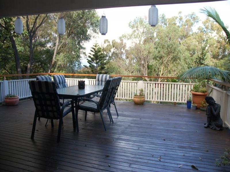 13 Ladds Ridge Road, Burleigh Heads QLD 4220