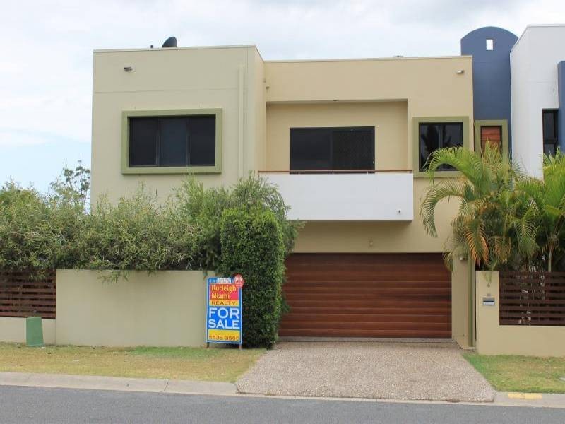 2/1 Waimea Drive, Varsity Lakes QLD 4227