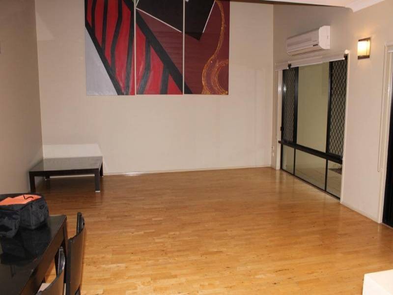 2/1 Waimea Drive, Varsity Lakes QLD 4227