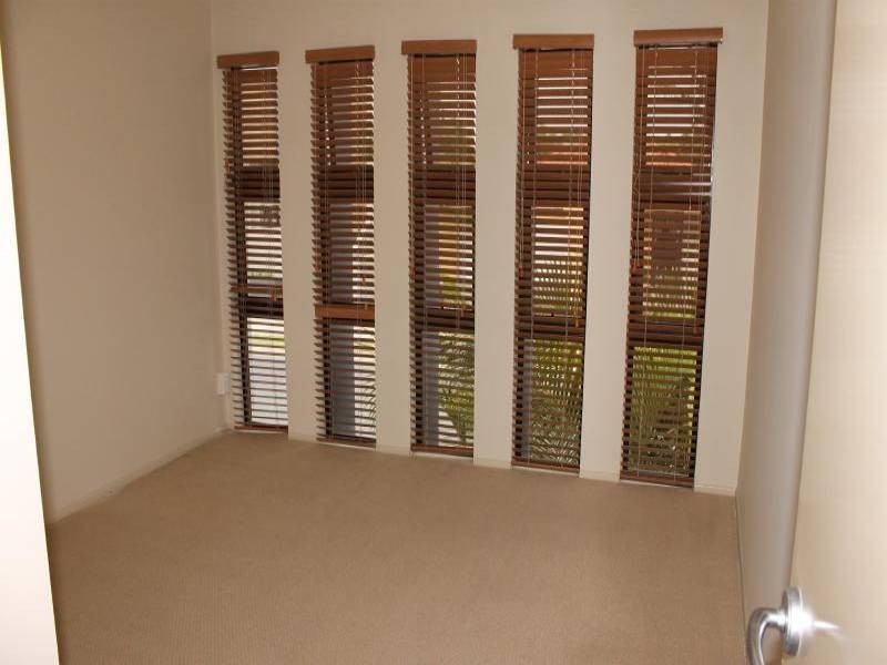 2/1 Waimea Drive, Varsity Lakes QLD 4227