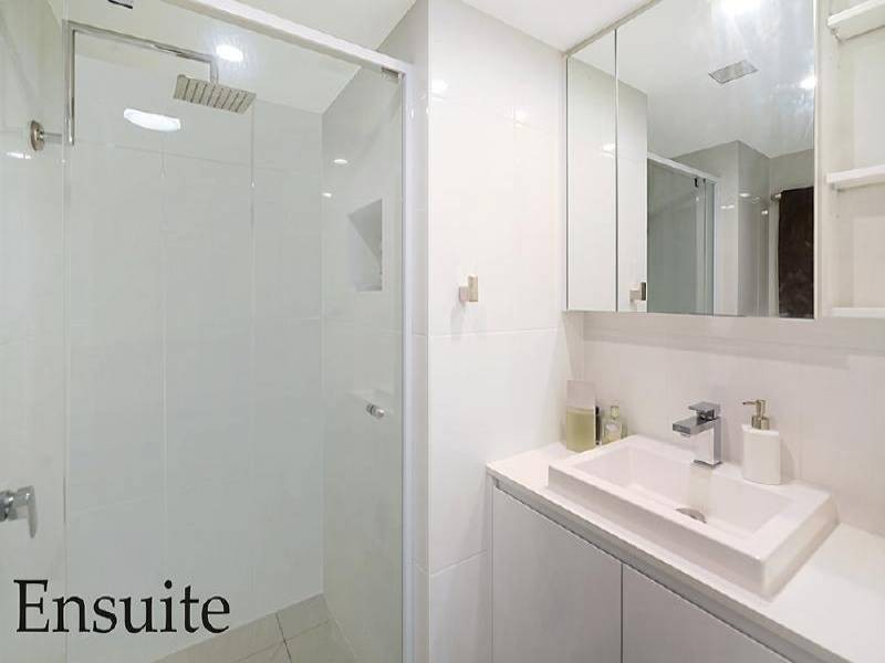 10c/52 Goodwin Tce, Burleigh Heads QLD 4220