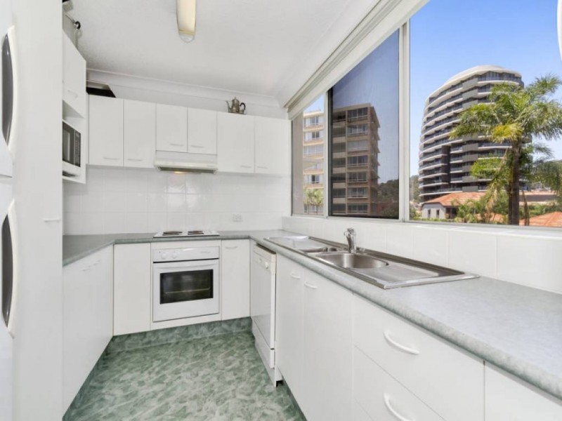 10/30 Pacific Regis The Esplanade, Burleigh Heads QLD 4220