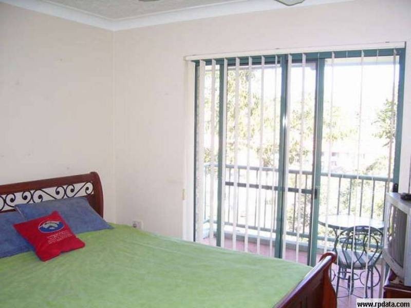 9/2 Brake Street,, Burleigh Heads QLD 4220