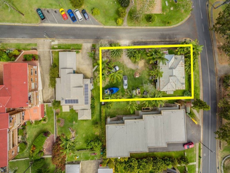 1 Hayle Street, Burleigh Heads QLD 4220