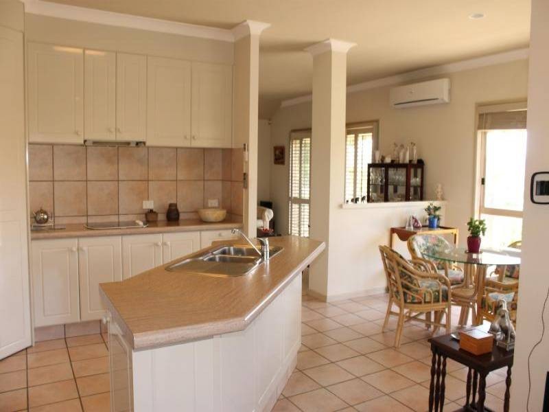 5 Kaydee Ct, Miami QLD 4220