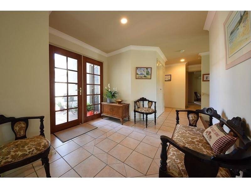 5 Kaydee Ct, Miami QLD 4220