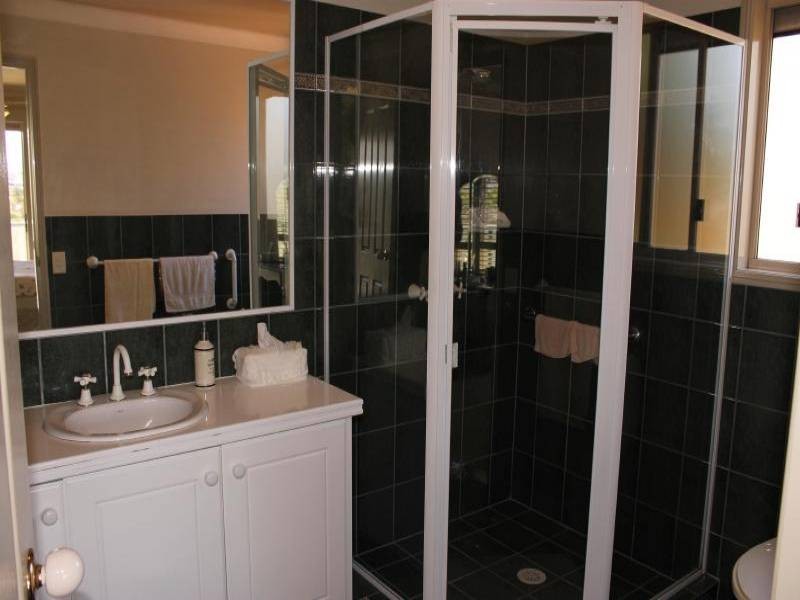 5 Kaydee Ct, Miami QLD 4220