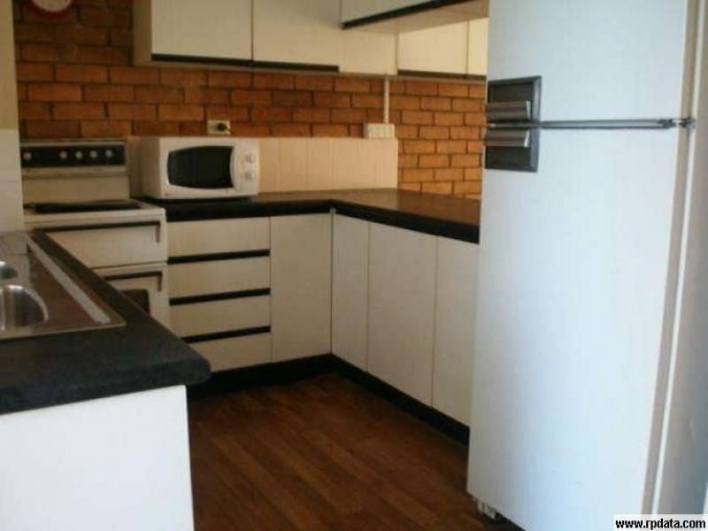 6/15 George Ave, Broadbeach QLD 4218