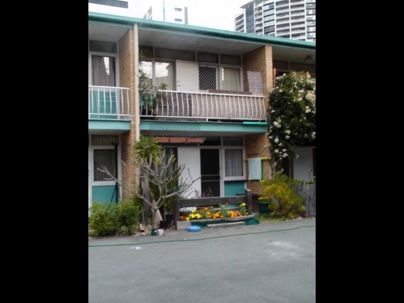 6/15 George Ave, Broadbeach QLD 4218