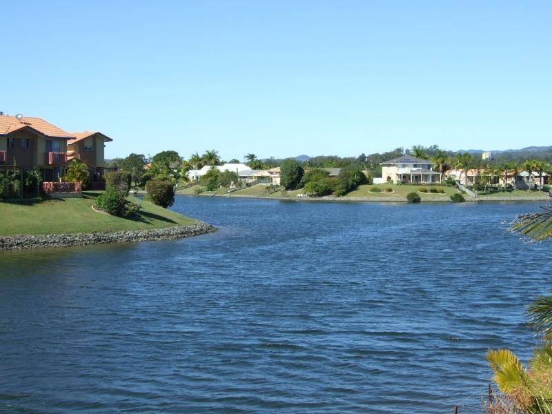 2 Seafoam Close,, Varsity Lakes QLD 4227