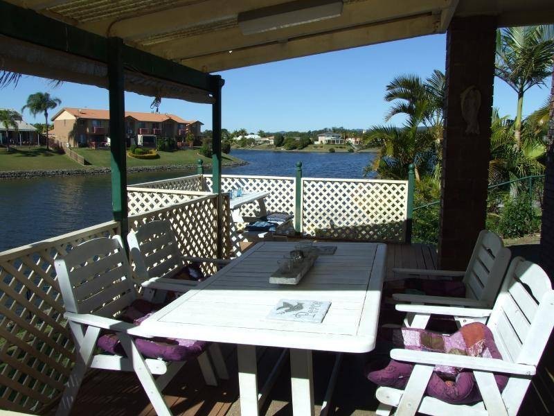 2 Seafoam Close,, Varsity Lakes QLD 4227