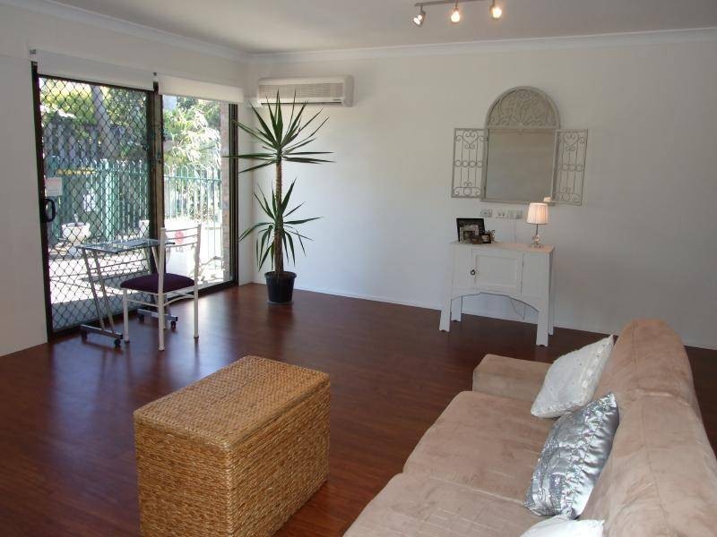 2 Seafoam Close,, Varsity Lakes QLD 4227