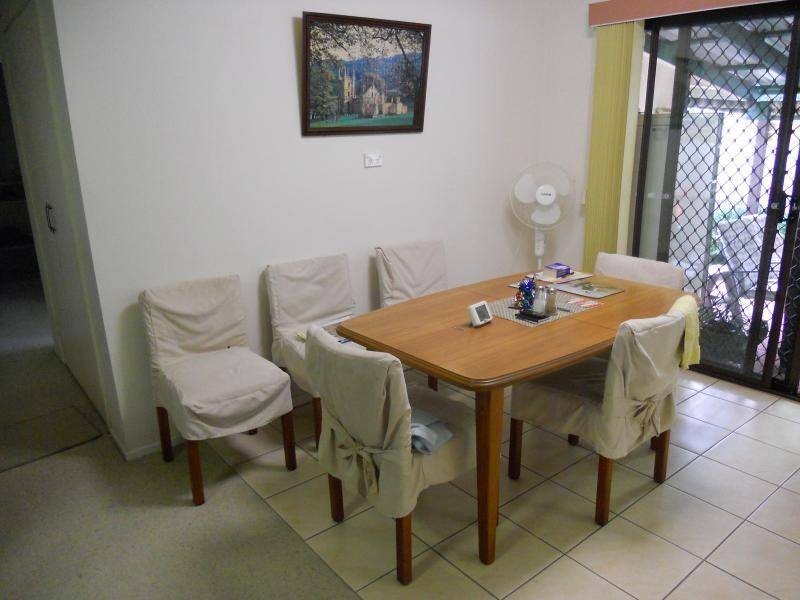 2/95 Christine Avenue, Burleigh Waters QLD 4220