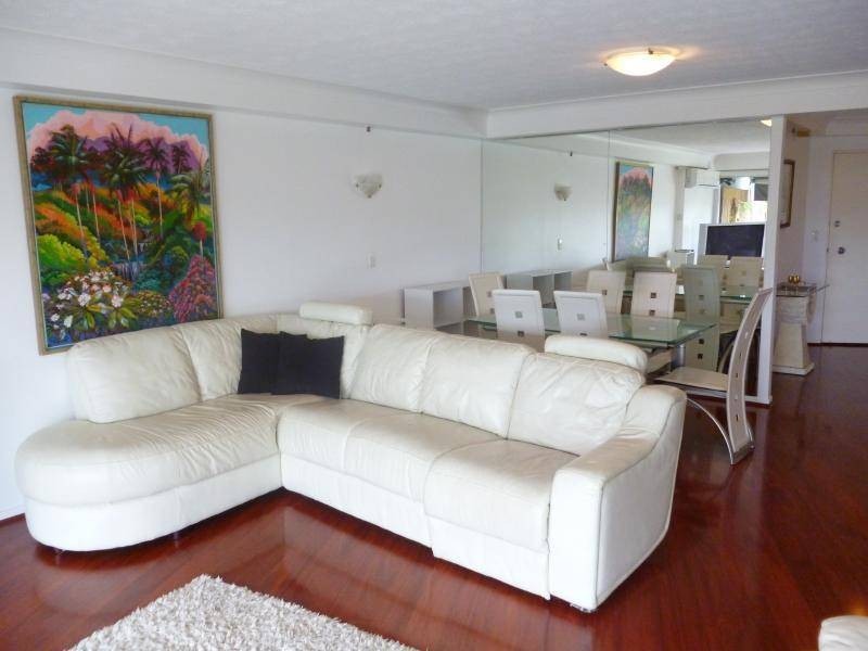 2/45 Hayle Street,, Burleigh Heads QLD 4220