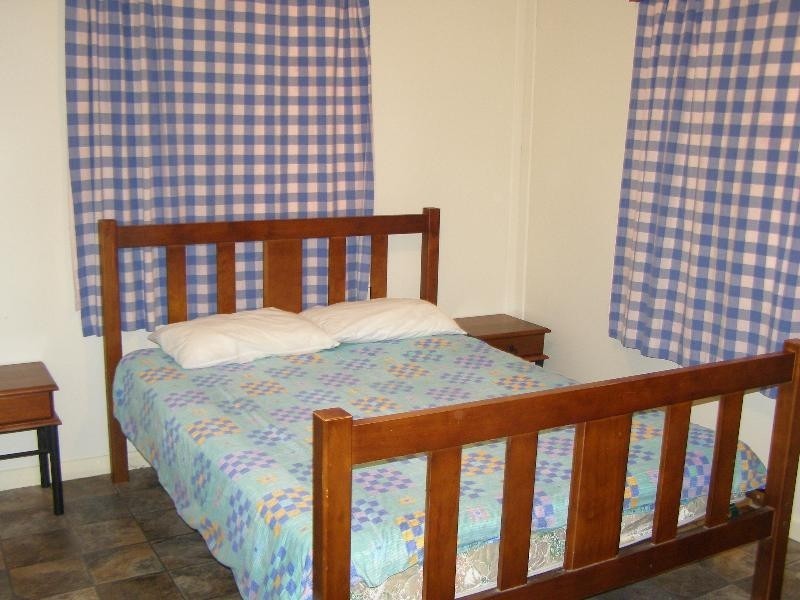 2/1 Kindara St, Amity Point QLD 4183