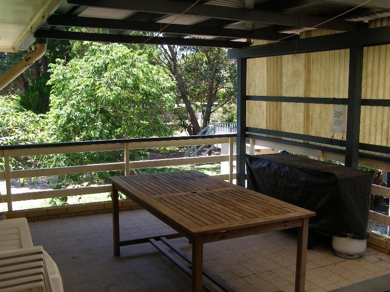 2/1 Kindara St, Amity Point QLD 4183