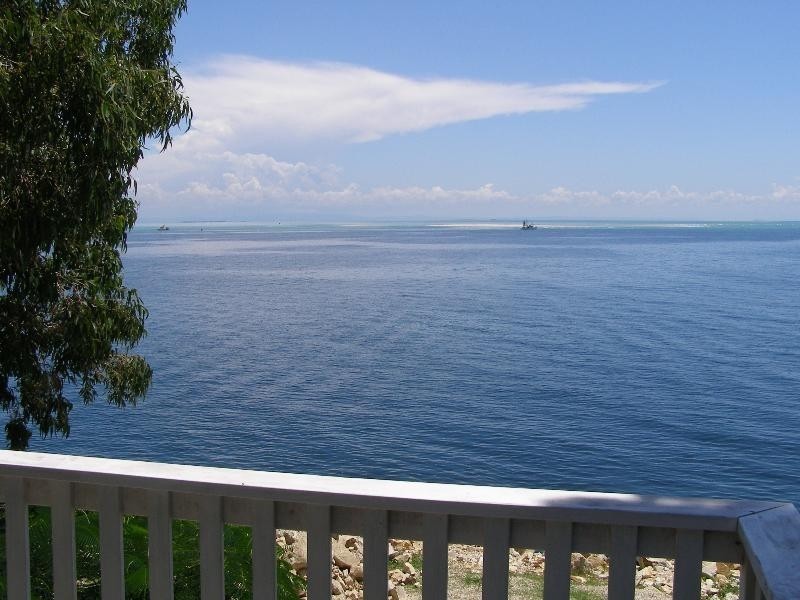 2/1 Kindara St, Amity Point QLD 4183