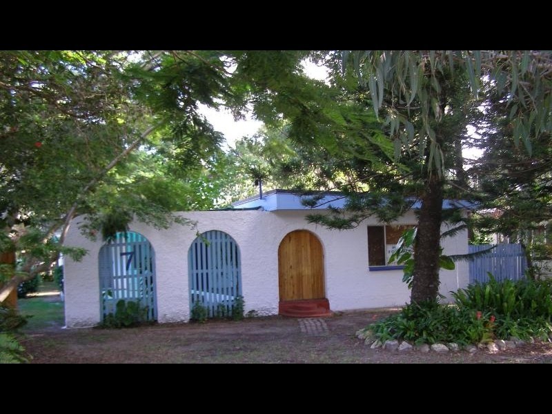 7 Toompany St, Amity Point QLD 4183