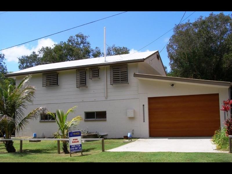 2 Millers Lane, Amity Point QLD 4183