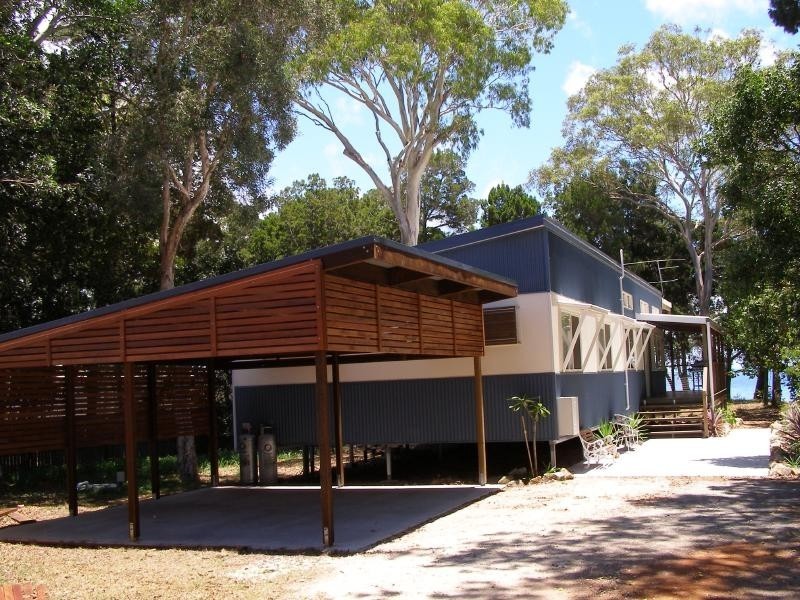 21 Ballow, Amity Point QLD 4183