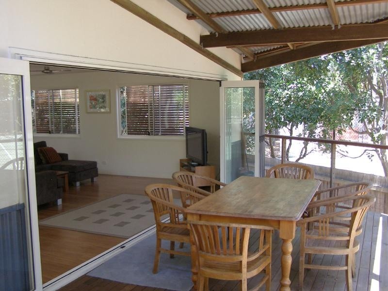 21 Ballow, Amity Point QLD 4183