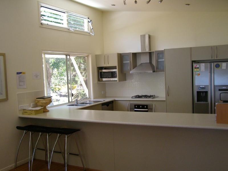 21 Ballow, Amity Point QLD 4183