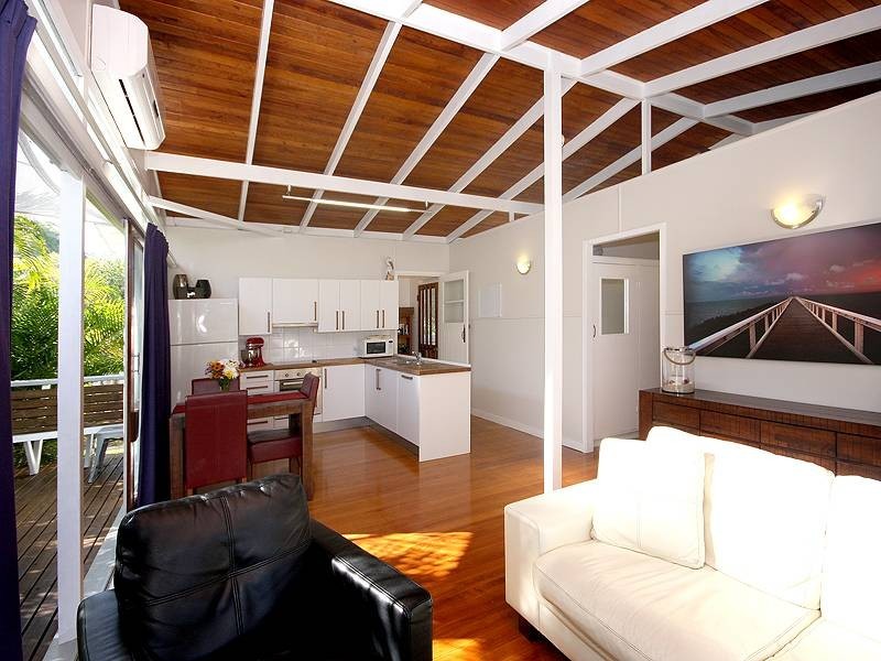 17 Flinders Ave, Dunwich QLD 4183