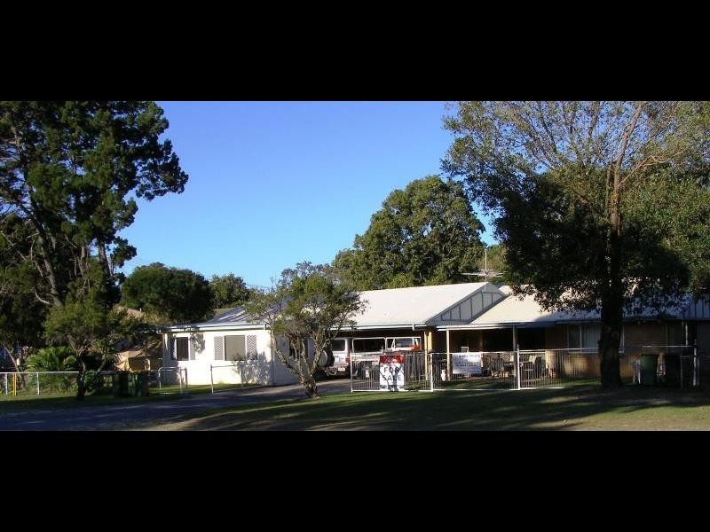 1 & 2/6 Ballow St, Amity Point QLD 4183
