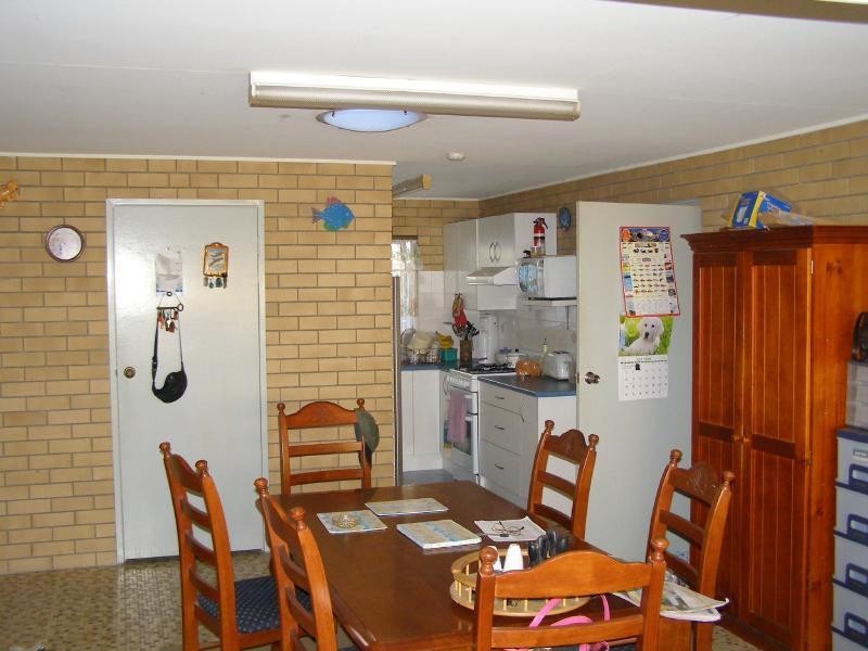 1 & 2/6 Ballow St, Amity Point QLD 4183