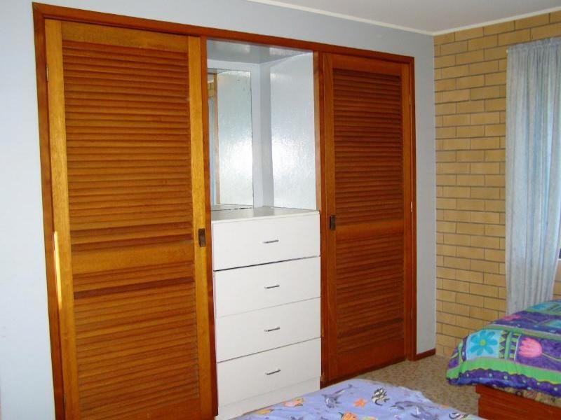1 & 2/6 Ballow St, Amity Point QLD 4183