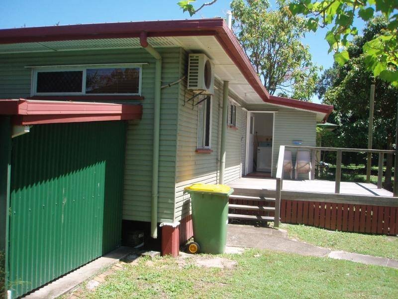 10 Fraser, Dunwich QLD 4183