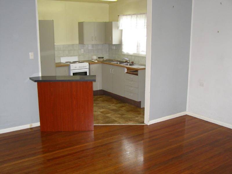 19 BINGLE RD, Dunwich QLD 4183