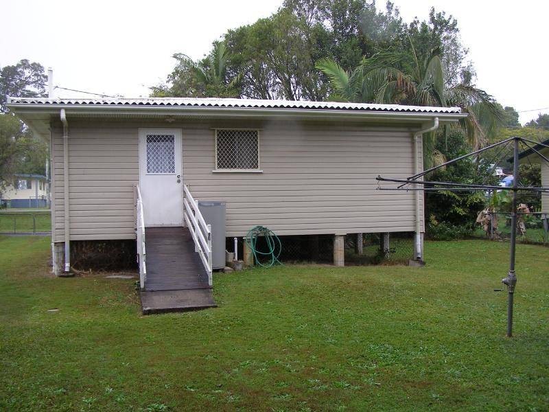 19 BINGLE RD, Dunwich QLD 4183