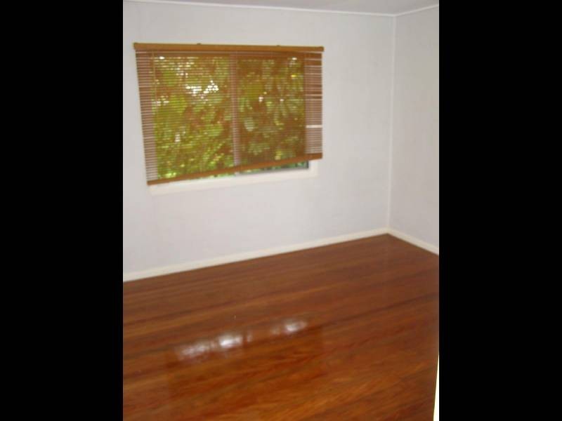 19 BINGLE RD, Dunwich QLD 4183