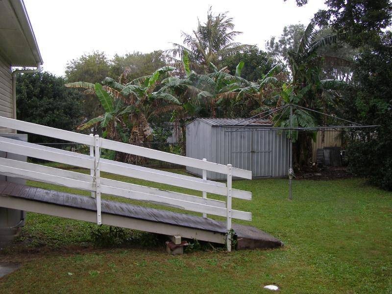 19 BINGLE RD, Dunwich QLD 4183