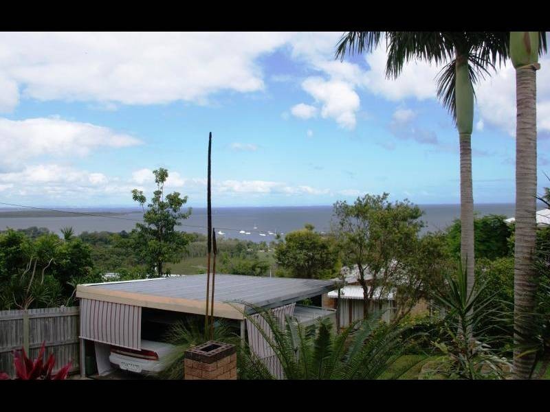 107 Rainbow Crescent, Dunwich QLD 4183