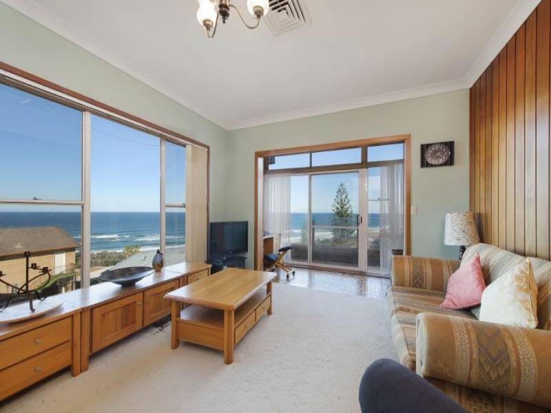 22 DENT CRESCENT, Port Macquarie NSW 2444