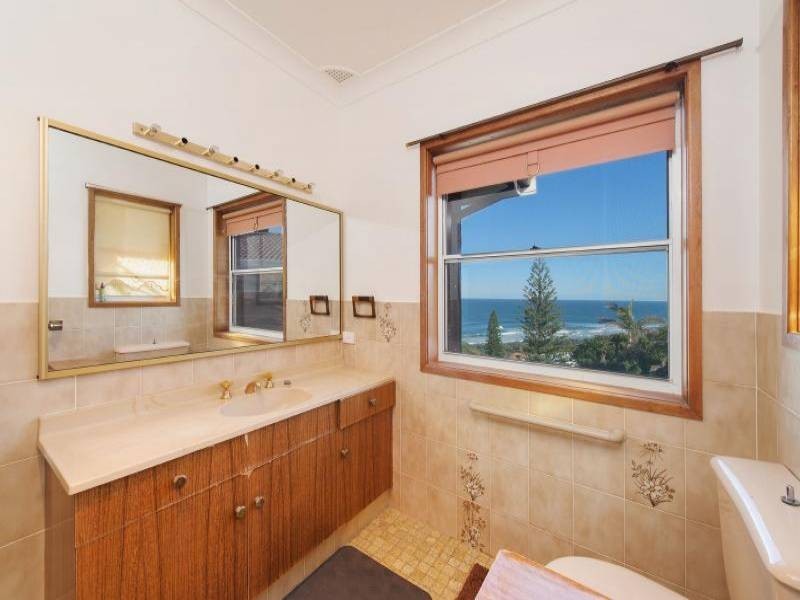 22 DENT CRESCENT, Port Macquarie NSW 2444