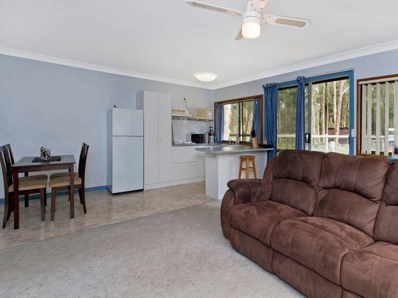 43 KENWOOD DRIVE, Lake Cathie NSW 2445