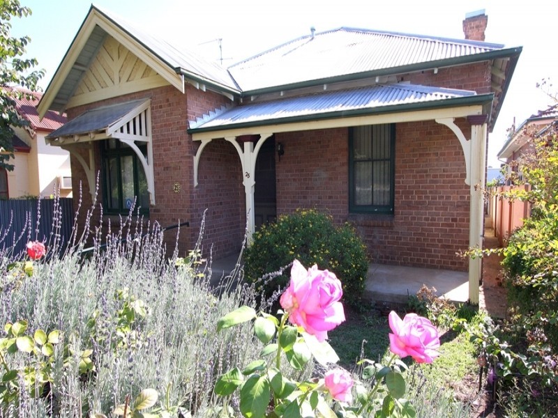 25 Thompson Street, Cootamundra NSW 2590