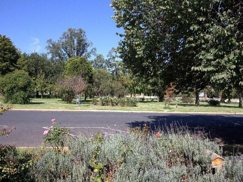 25 Thompson Street, Cootamundra NSW 2590