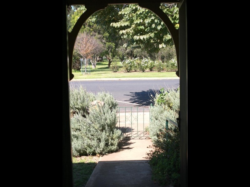 25 Thompson Street, Cootamundra NSW 2590